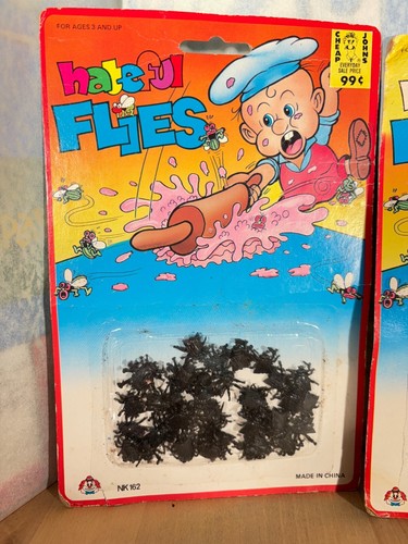2 Hateful Flies Packages, Plastic Life Size Flies Fly, Gag, Cheap Johns NOS - Picture 2 of 9