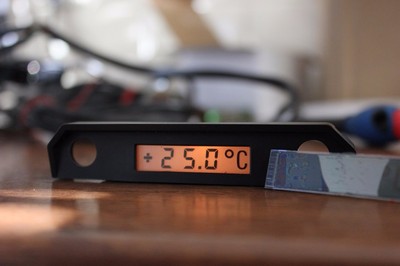 正規純正品 ベンツ 外気温度計 液晶ディスプレイ W201 190E MERCEDES OUTSIDE TEMPERATURE DISPLAY replacement LCD w201 w124