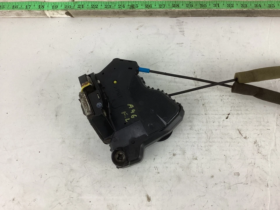 Actuador de pestillo de cerradura de puerta delantera izquierda OEM Lexus IS350 IS250 2006-20008 Foto 3 de 4