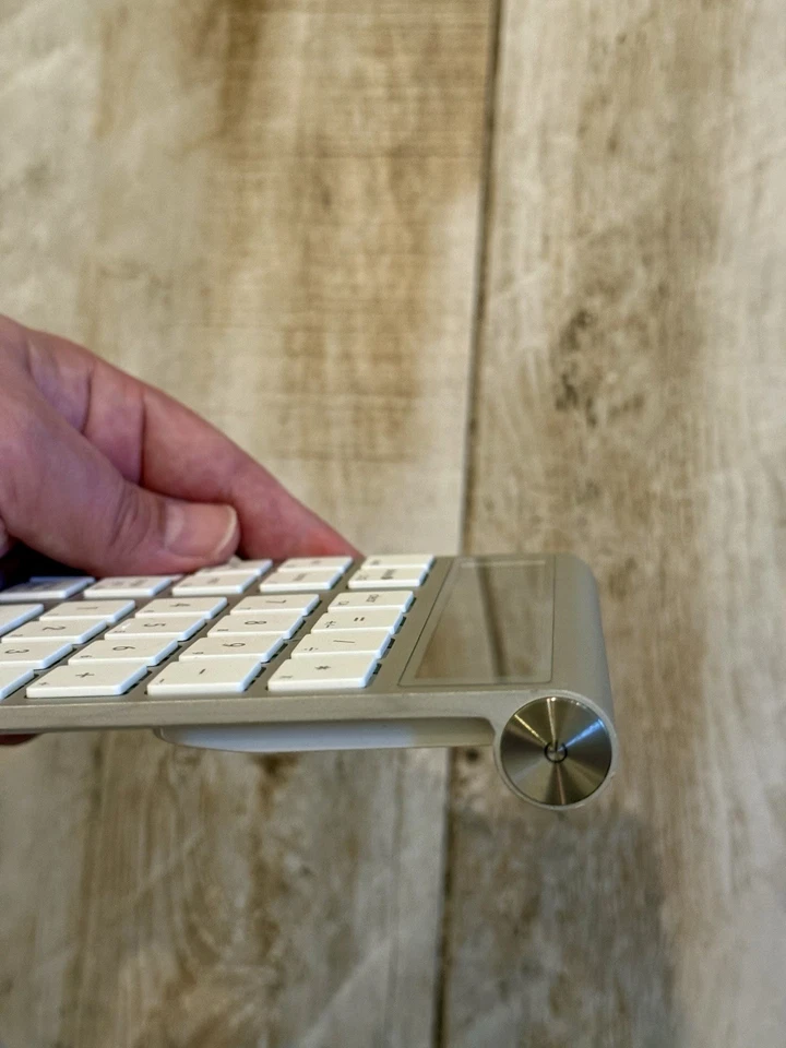 Teclado numérico inalámbrico portátil teclado numérico financiero para Mac con pantalla - usado en excelente estado Foto 3 de 4