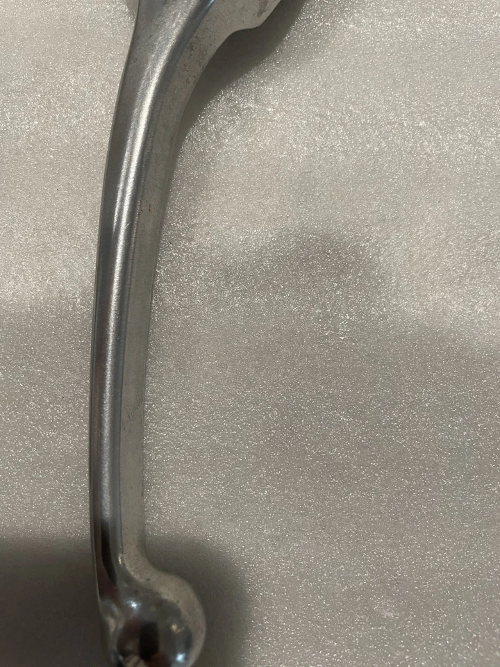 2022 Triumph Bonneville front brake and clutch levers adjustable - Imagen 3 de 4