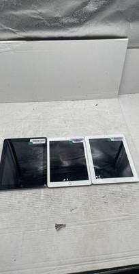 Apple iPad A1954 A1395 A1460 Mixed Model Tablet Lot of 3