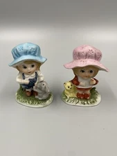 Vtg Artmark Set Of 2 Ceramic Hand Painted Girl & Boy 3” Figurines In Bonnet Hats