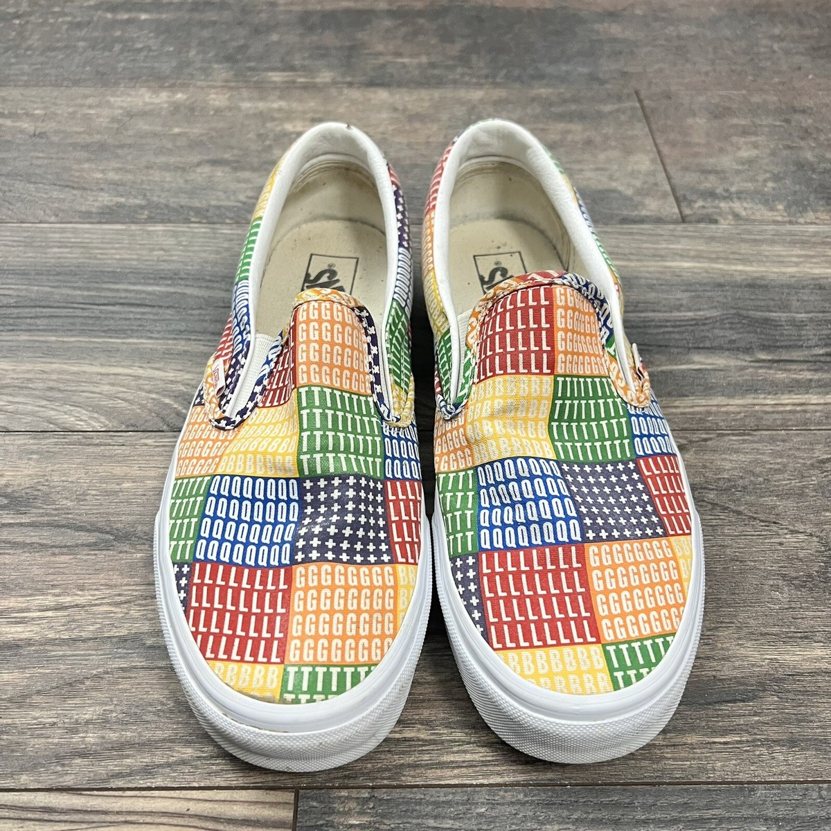 VANS Off The Wall LGBTQ+ Pride Rainbow Men display picture 1
