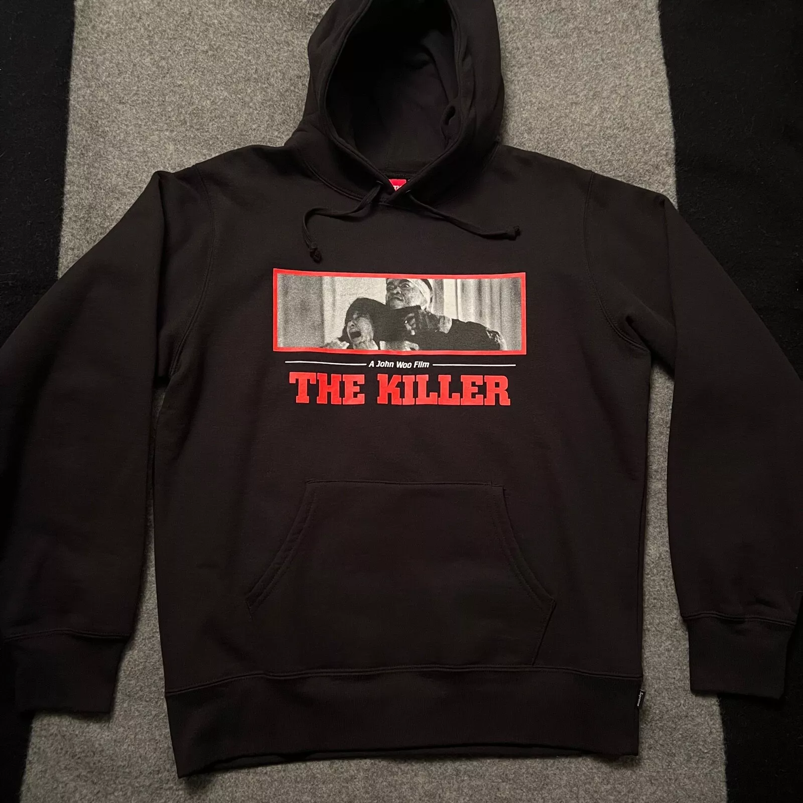 Pull à capuche noir SUPREME FW18 
