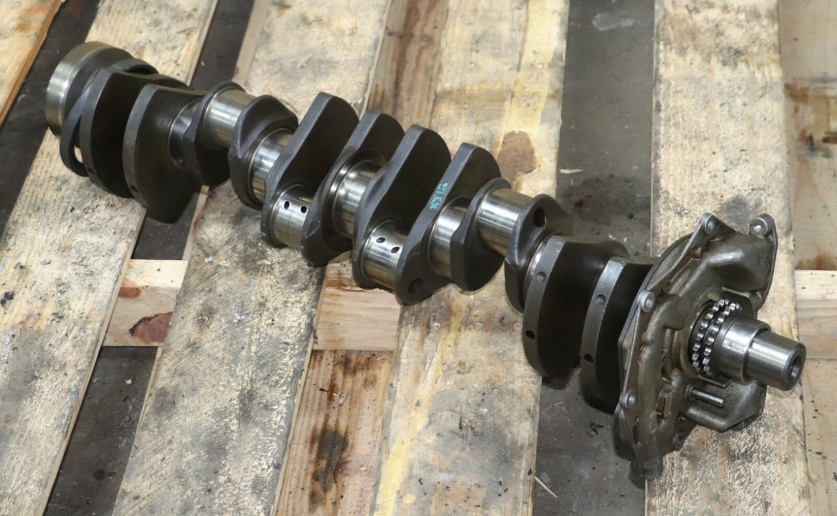 Lower Crankshaft Crank V12 Motor Engine OEM Jaguar XJ12 XJS Lower Crankshaft Crank V12 Motor Engine OEM Jaguar XJ12 XJS