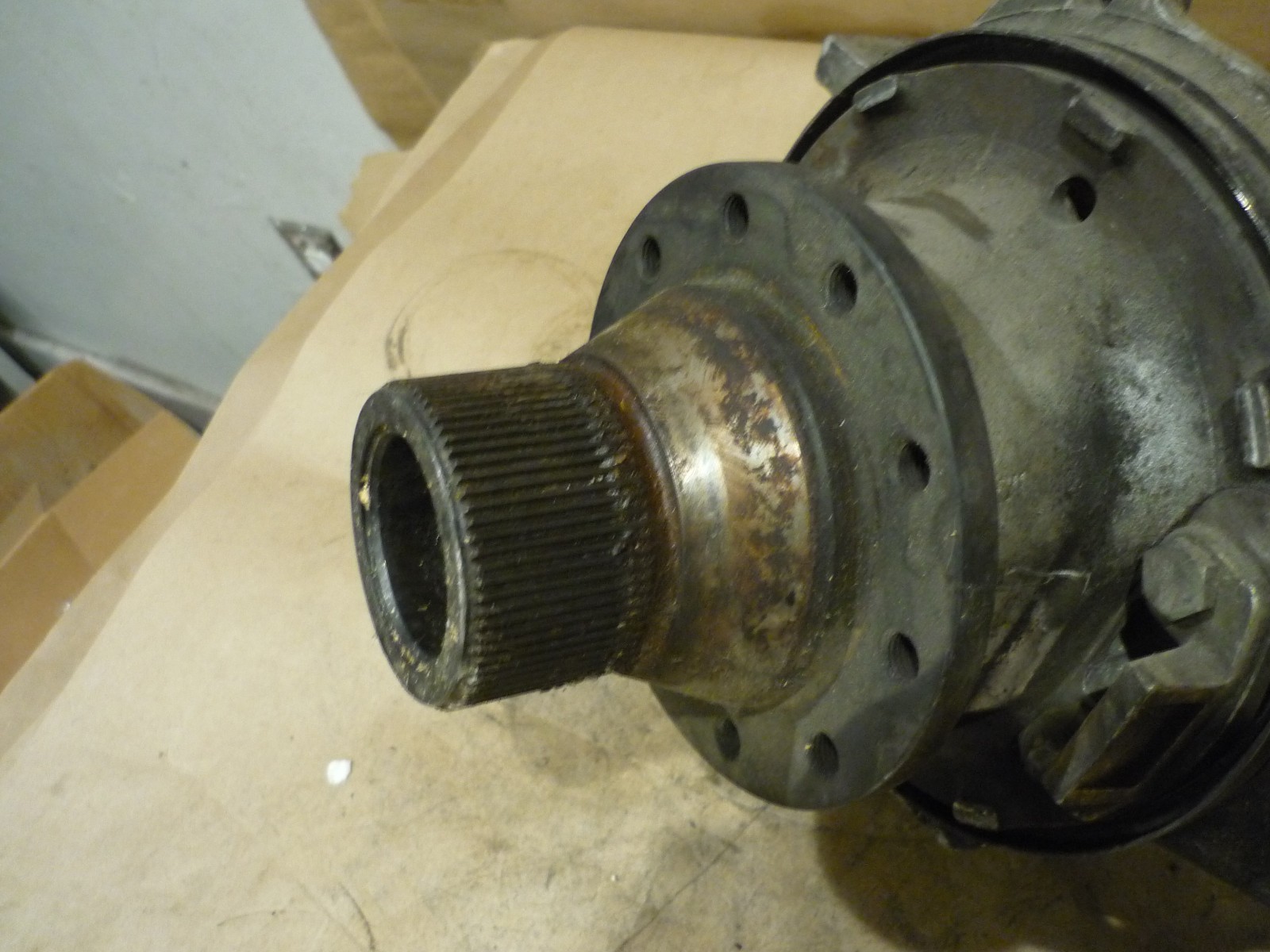 Ferrari Testarossa - Rear Suspension Upright/Hub Holder) - P/N 125973 - 135082