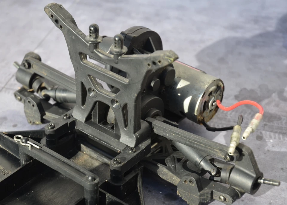 ROBITRONIC STINGER 2WD RC BUGGY CHASSIS TEILE ERSATZTEILE - Bild 2 von 4