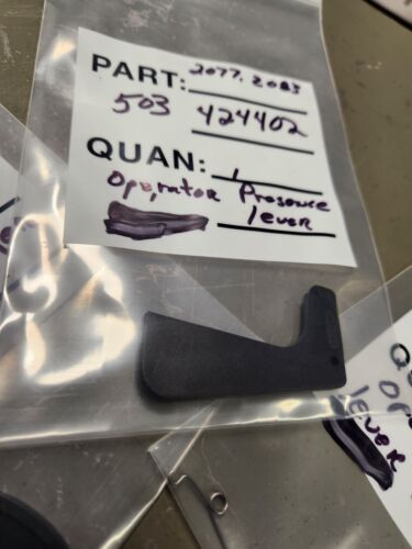 Jonsered 2077,2083 New Oem Throttle,Operator Presence Lever&Spring Kit - Picture 3 of 3