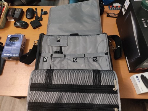 Borsa PC grigia Sitecom + borsa PC nera universale – come nuove - Afbeelding 12 van 12