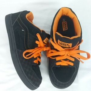 boys orange vans