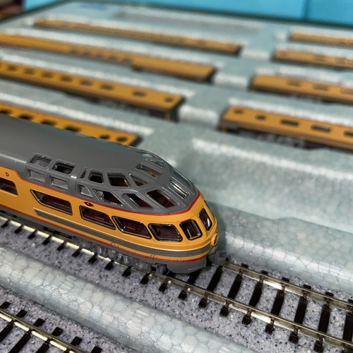 New! N-Scale Kato Milwaukee Rd & ABA Egines $690.00 - Picture 7 of 9