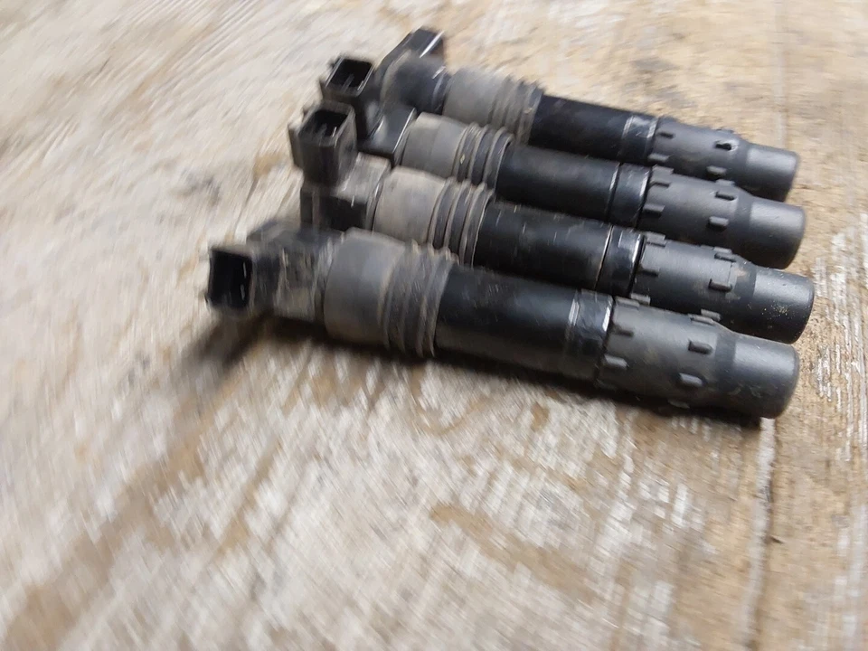 03 03-04 2003 Suzuki GSXR1000 GSXR 1000 motor tapones de bobina de encendido Foto 3 de 4