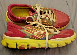 skechers go run size 8