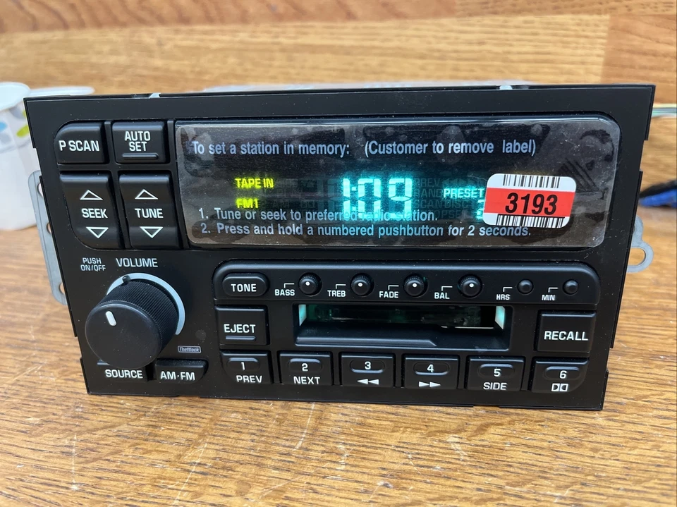 NEW ~ 1995-2003 Buick Park Ave Avenue Regal Riviera AM/FM/Cassette Radio Combo - Image 4 of 4