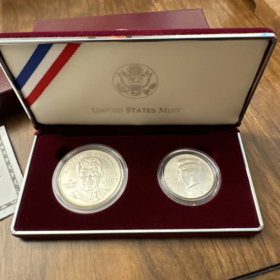 1998 Kennedy Collector's set: RFK silver dollar and Matte Finish JFK half dollar - Image 2 of 4