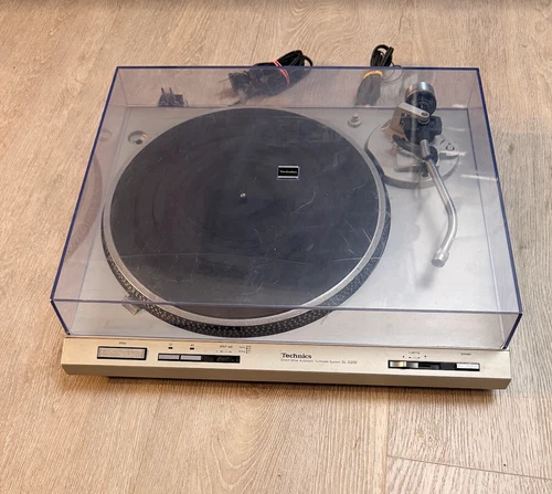 Technics SL-D202 Direct Drive Turntable SOLD AS IS FOR REPAIR  See VIDEO