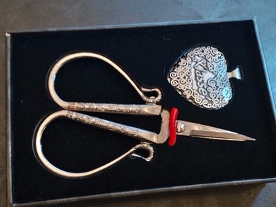 Embroidery scissors & thread cutter gift set by XLASSE 