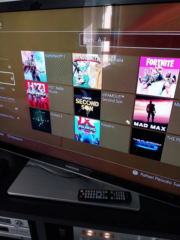 Sony PlayStation 4 Slim, photo 3 sur 5