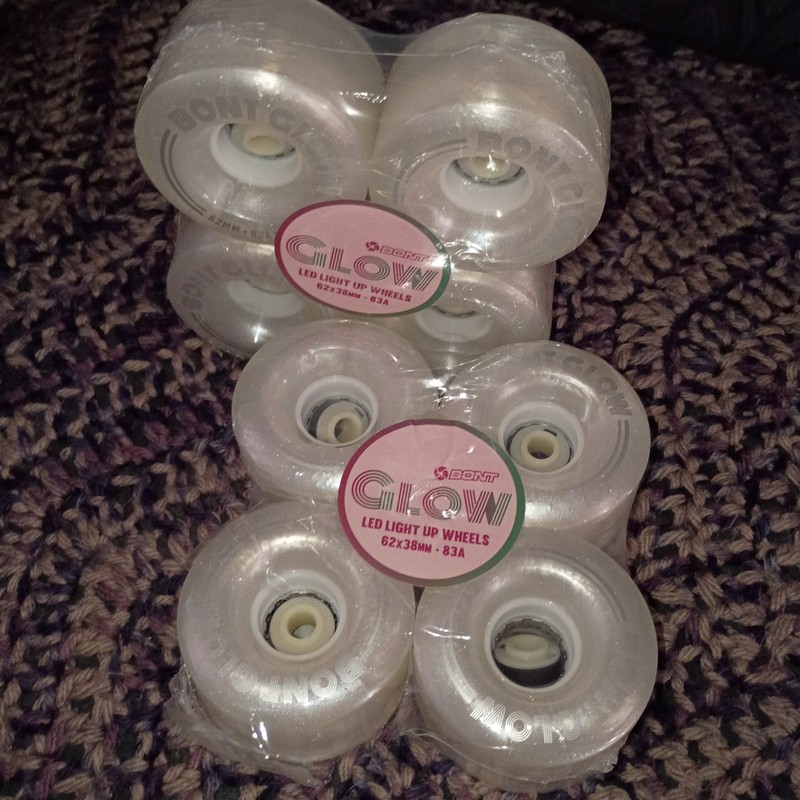 Bont Roller Skate Glow LED Light Up Wheels 8  Wheels Pearl White 62mm 38mm 83a 