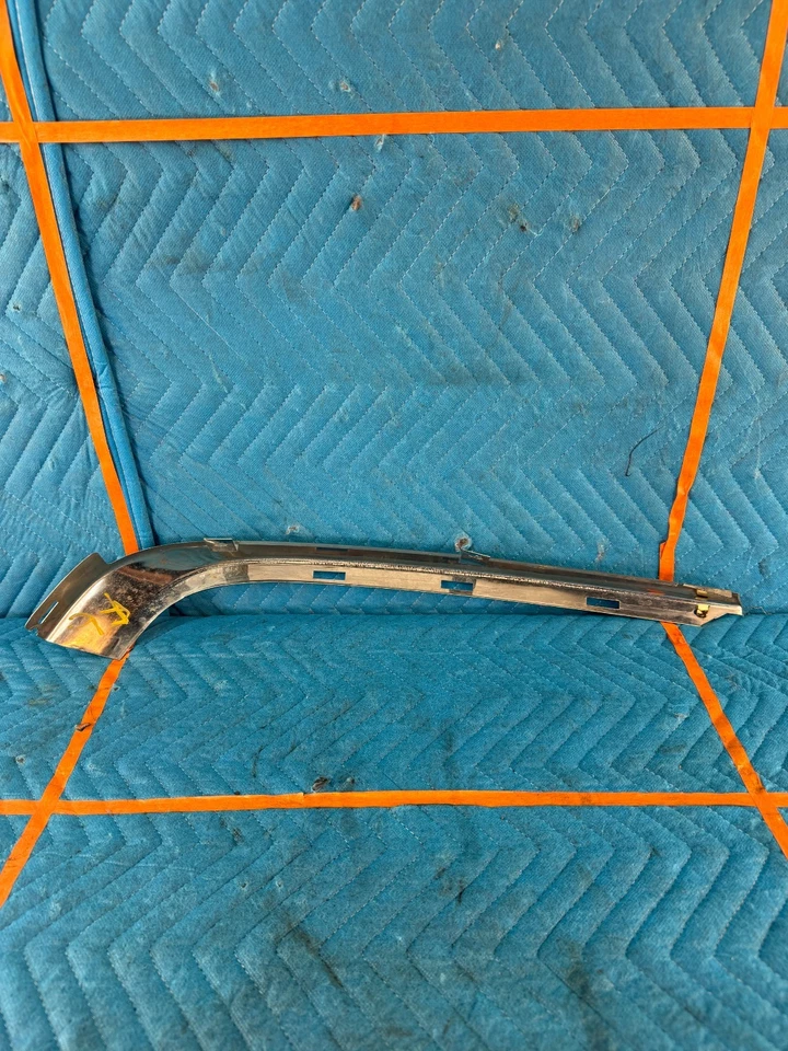 Parachoques delantero izquierdo Chrysler TC Maserati 1989-1991 46 k moldura cromo OEM Foto 4 de 4