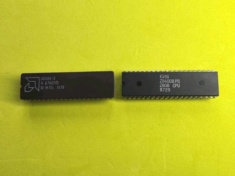 Vintage Computer Microchips X 2 40 pin