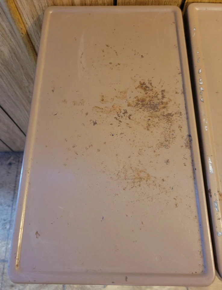 Mesa/escritorio de máquina de escribir industrial vintage de metal con lados y ruedas de doble hoja de caída Foto 3 de 4