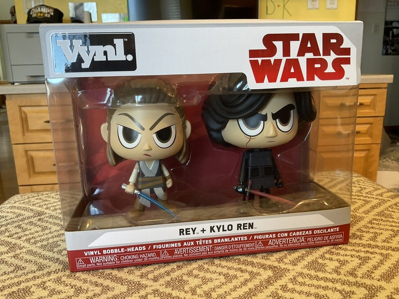 Star Wars The Last Jedi Funko Vynl Rey & Kylo Ren