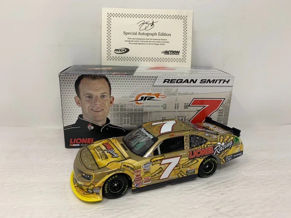Lionel Racing Nascar #7 Regan Smith boleto dorado autografiado Camaro 124 diecast Foto 3 de 4