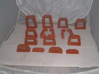 TRIANG EISENBAHNEN GLEISSTÜTZEN BRÜCKENSTÜTZEN EINIGE BESCHÄDIGUNGEN IDEAL BEI BEDARF!!!