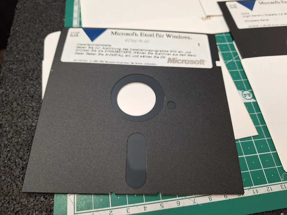 Lotto 3 floppy disk Microsoft Excel 5,25" tedesco vintage collezione PC Windows - Immagine 4 di 4