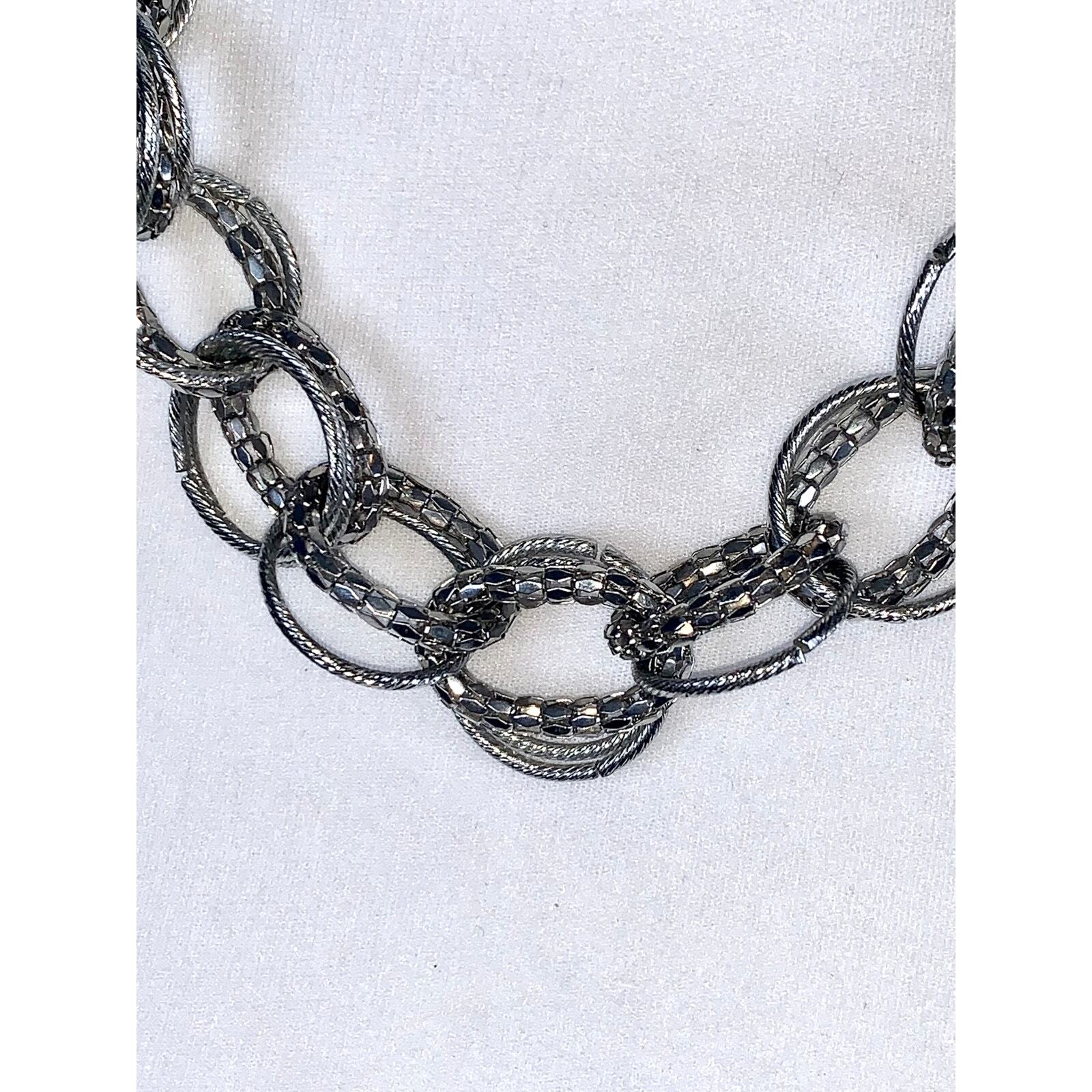 Silver Tone Interlocking Textured Snake Chain Cir… - image 5