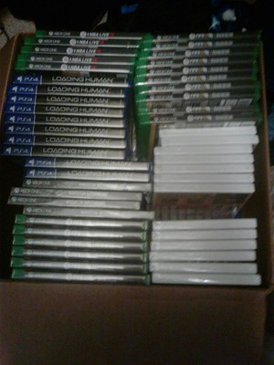 A mixture of 29 Xbox one & PS 4 & Nintedo 3 DS games 