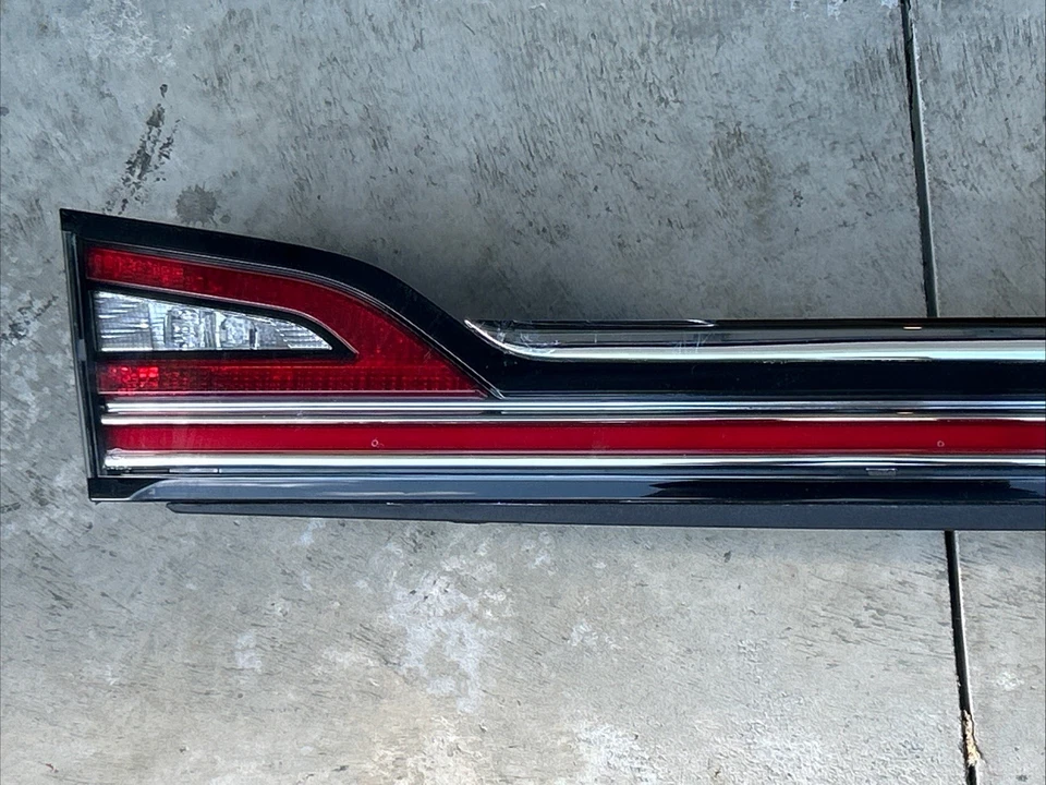 19-20 Lincoln Nautilus tampa central porta lanterna traseira led com câmera ka1b13a565a - Imagem 2 de 4