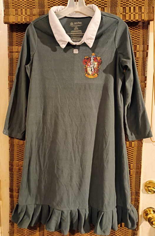 Harry Potter Girl's Hermione Pajamas / Gown. Sz. 18/20.