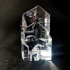 GALLERY ORIGINAL BETHLEHEM PAPERWEIGHT SCULPTURE, Cut Lead Crystal, 5 1/4", 1984