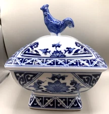 Bombay Blue and White Lidded Candy/Trinket Dish w/Blue Rooster