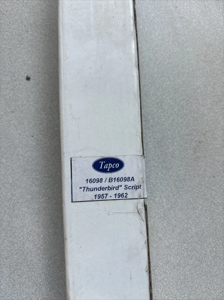 1957-1962 Ford Thunderbird Script Novo Na Caixa - Imagem 2 de 3