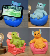 Elefante colorato brillante su poltrona supporto cellulare supporto scrivania 