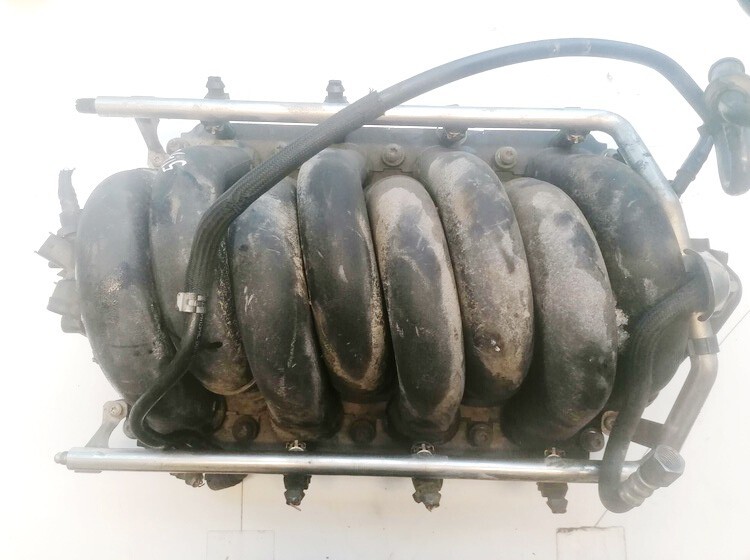2003 Porsche Cayenne Intake Manifold Inlet 9827155 948 1548529-52
