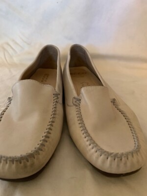 Ecco beige leather flat size. 10