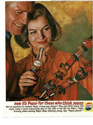 1962 PEPSI COLA Soda Couple admiring shish kebab Vintage Print Ad
