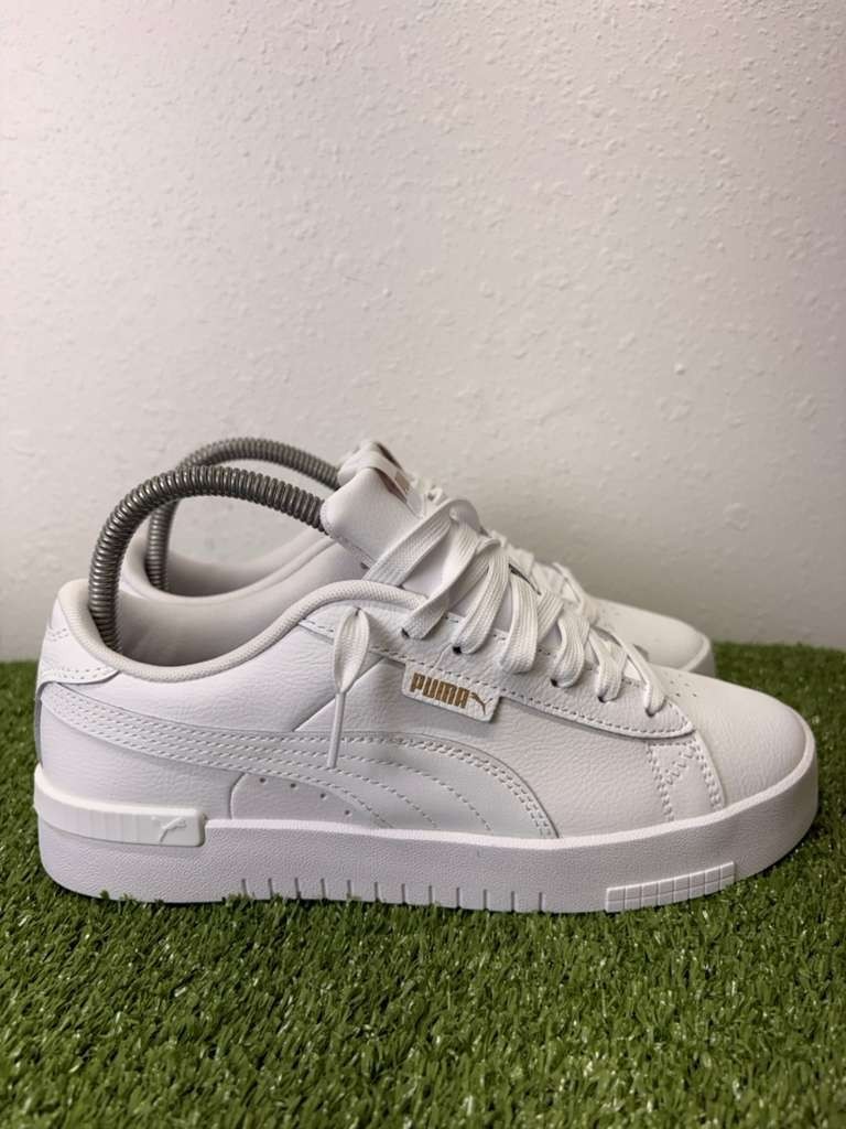 Womens 6 White Low Top Lace Up Casual Shoes