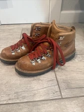 Danner Women’s US 8 Mountain Light 31545 Cascade Leather Gore-Tex Hiking Boots