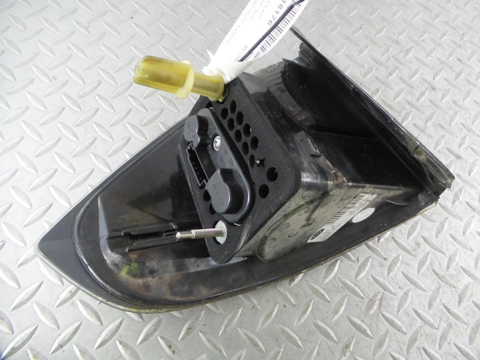 S MAX DRIVERS TAIL LIGHT LAMP RIGHT Hatchback 2008 FORD  2006-2009 - Image 2 of 4