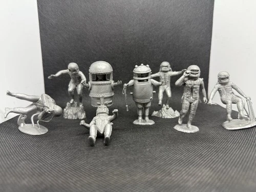 8 Marx Operation Moon Base Astronaut Figures