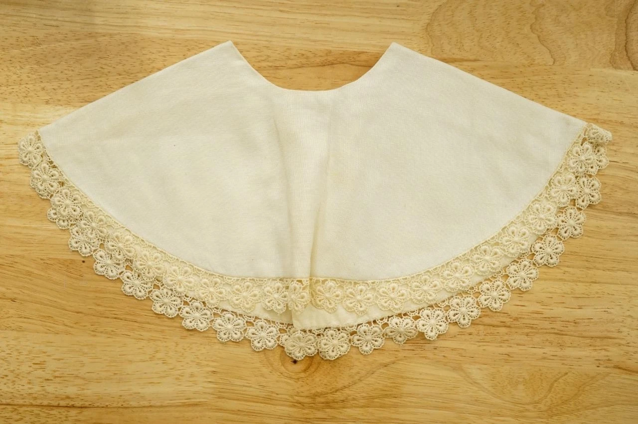 OFF WHITE Abbigliamento Vintage Estate Off White Lino Abito Collo 3 Bottoni Bordo Pizzo Tattato