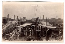 Carte postale photo 1906-1918 croiseur protégé USS St Louis Mira Flores écluse Panama