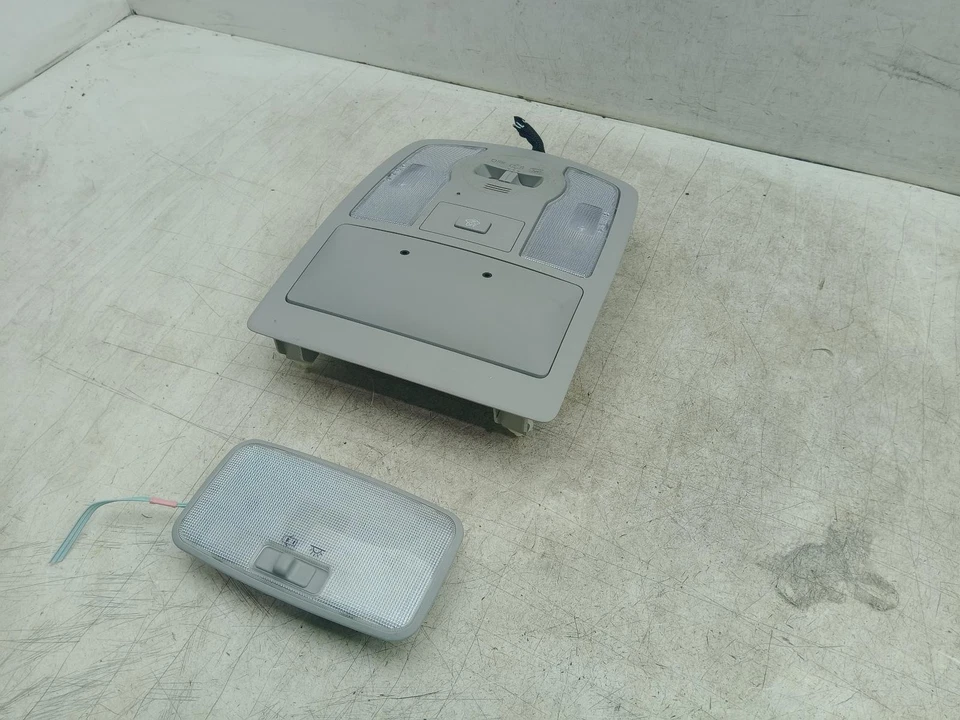 TOYOTA PRIUS PLUS COURTESY LIGHT INTERIOR ROOF 8126047270B0 2012-2020 - Image 3 of 4