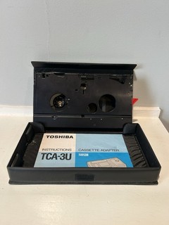 Adattatore cassetta VHS C Toshiba vintage modello VCR/VHS TCA 3U con custodia Giappone